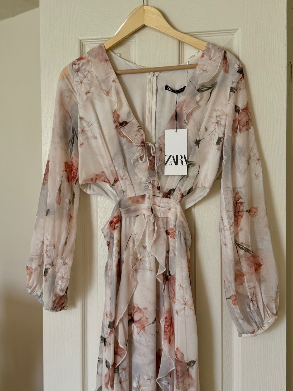 Zara Floral Cut-Out Ruffle Dress Cream Multicoloured Size XS - Picture 3 of 6